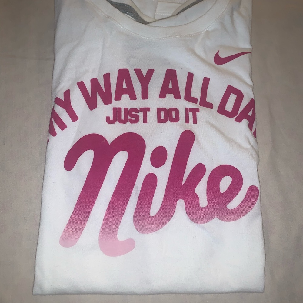 Nike tshirt - Picture 3 of 3